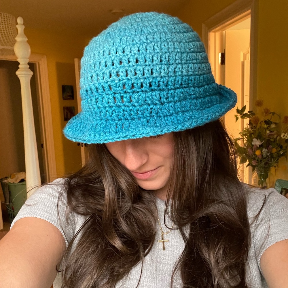 Blue ombré crochet bucket hat🦋